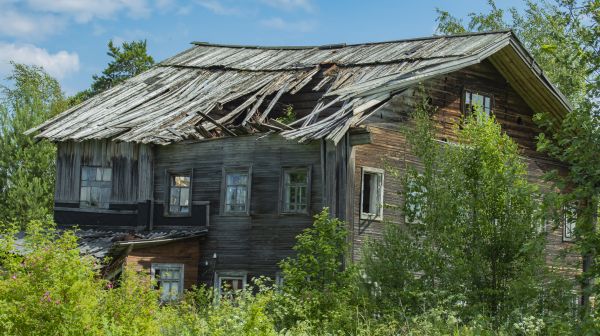 Cottage Demolition in Joplin